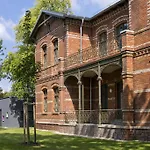 아파트호텔 Boardinghaus Weinberg Campus 4*