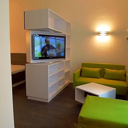Boardinghaus Weinberg Campus Aparthotel 4*