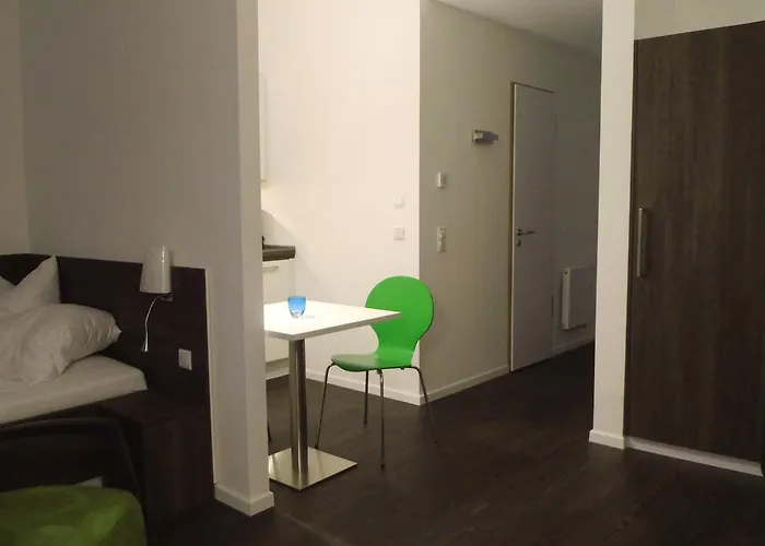 アパートホテル ボーディングハウス ヴァインベルグ キャンパス ハレ